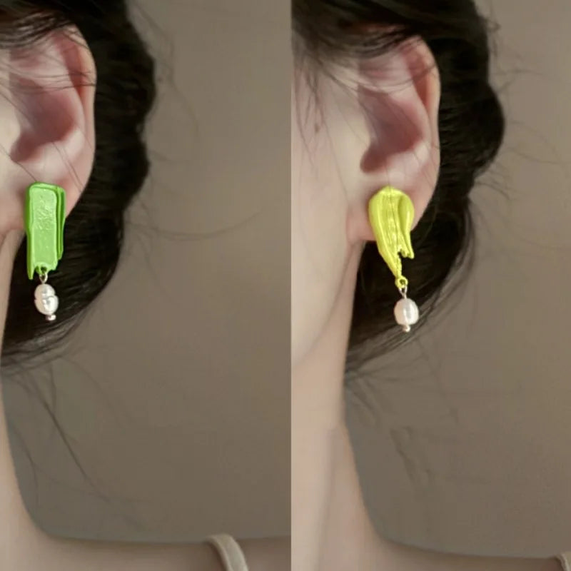 Asymmetrical Enamel Pearl Drop Earrings – Trendy &amp; Elegant